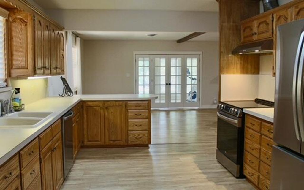 Image 29 of property listing at 103 Sargent Avenue, Ballinger, TX 76821