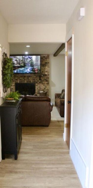 Image 34 of property listing at 103 Sargent Avenue, Ballinger, TX 76821