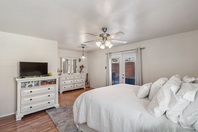 836 Village Point Lane, Fort Worth, TX 76108