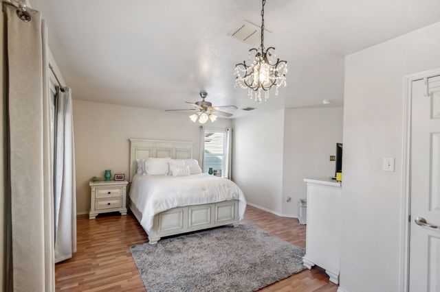 836 Village Point Lane, Fort Worth, TX 76108