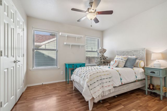 836 Village Point Lane, Fort Worth, TX 76108