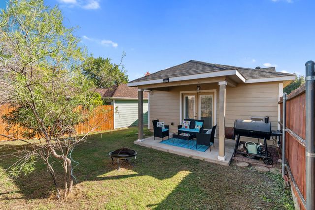 836 Village Point Lane, Fort Worth, TX 76108