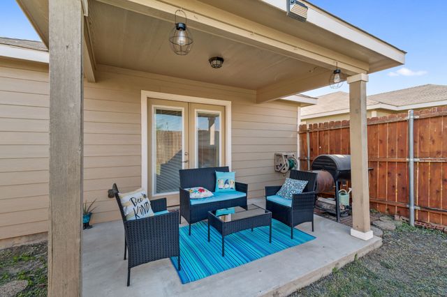 836 Village Point Lane, Fort Worth, TX 76108