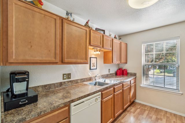 836 Village Point Lane, Fort Worth, TX 76108