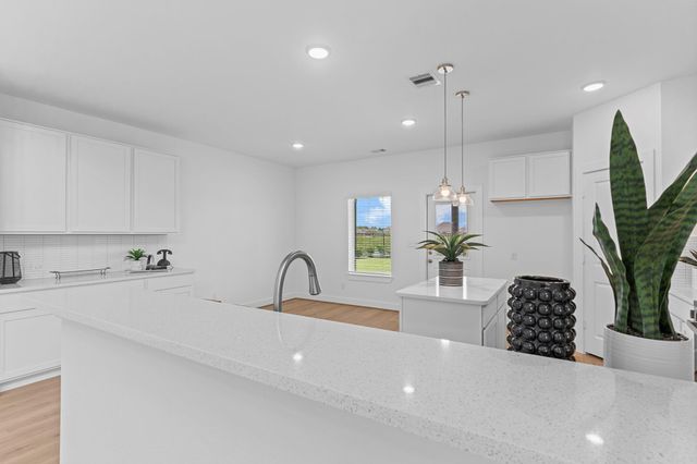 2319 Ridgewood Drive, West Columbia, TX 77486