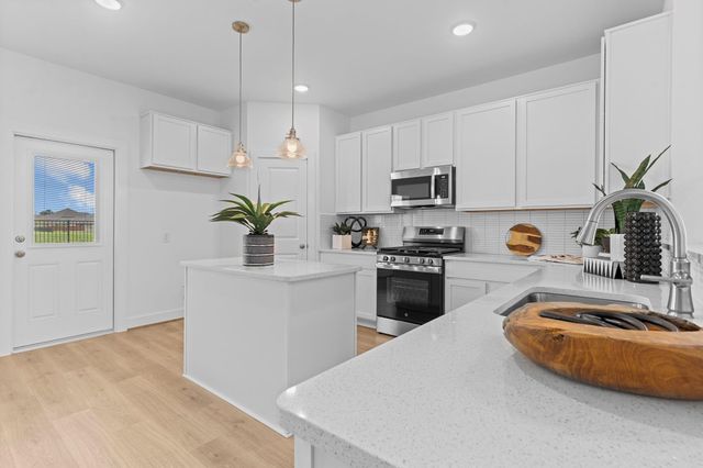 2319 Ridgewood Drive, West Columbia, TX 77486