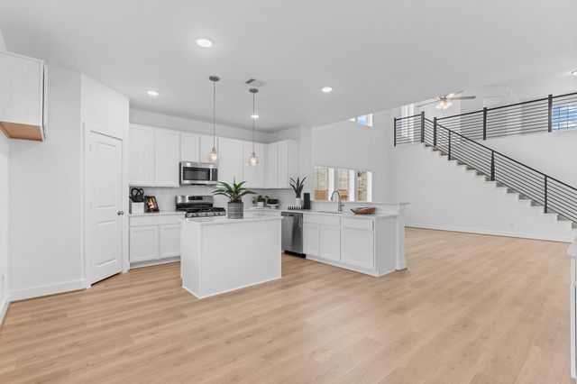 2319 Ridgewood Drive, West Columbia, TX 77486