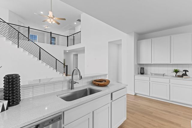 2319 Ridgewood Drive, West Columbia, TX 77486