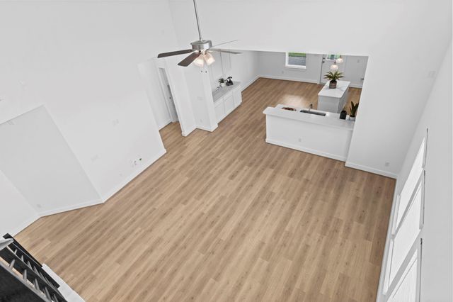 2319 Ridgewood Drive, West Columbia, TX 77486