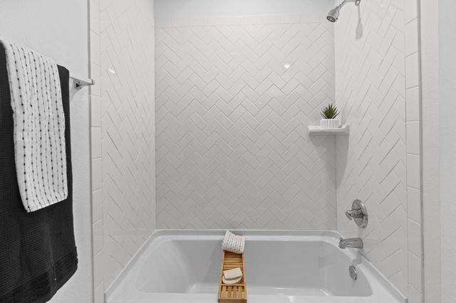 2319 Ridgewood Drive, West Columbia, TX 77486