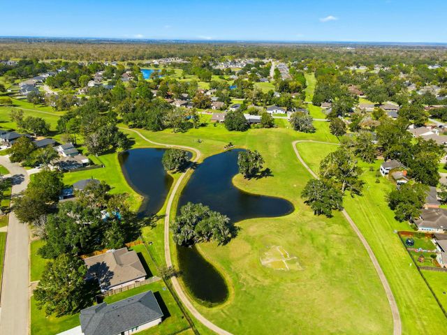 2319 Ridgewood Drive, West Columbia, TX 77486