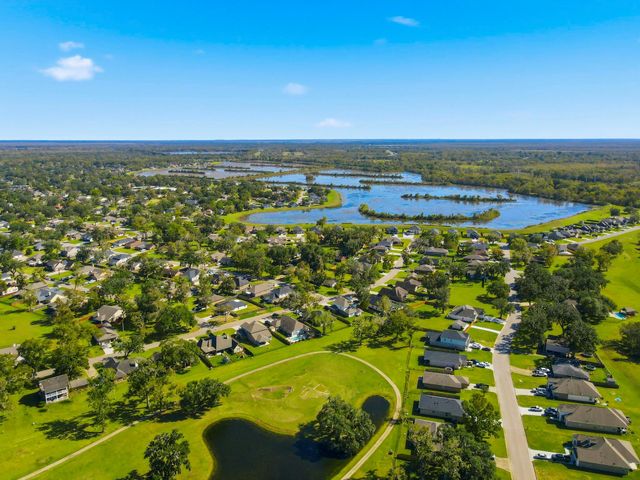 2319 Ridgewood Drive, West Columbia, TX 77486