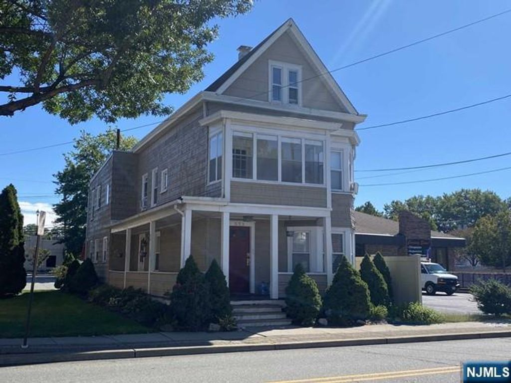 573 Lafayette Avenue 1, Hawthorne, NJ 07506