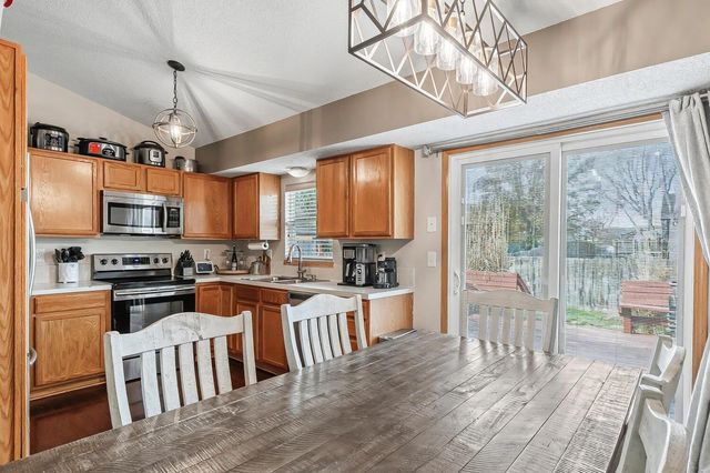 2325 S Leecrest St, Wichita, KS 67209