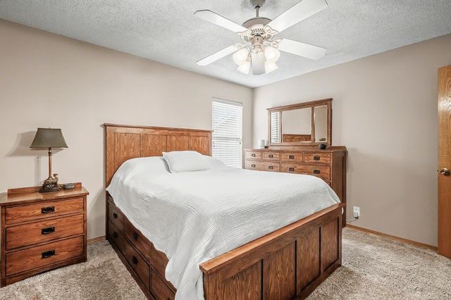 2325 S Leecrest St, Wichita, KS 67209