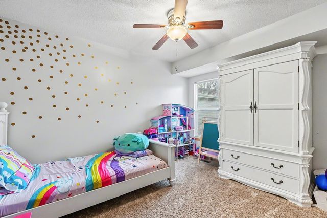 2325 S Leecrest St, Wichita, KS 67209