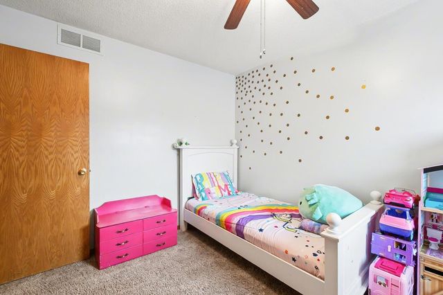 2325 S Leecrest St, Wichita, KS 67209