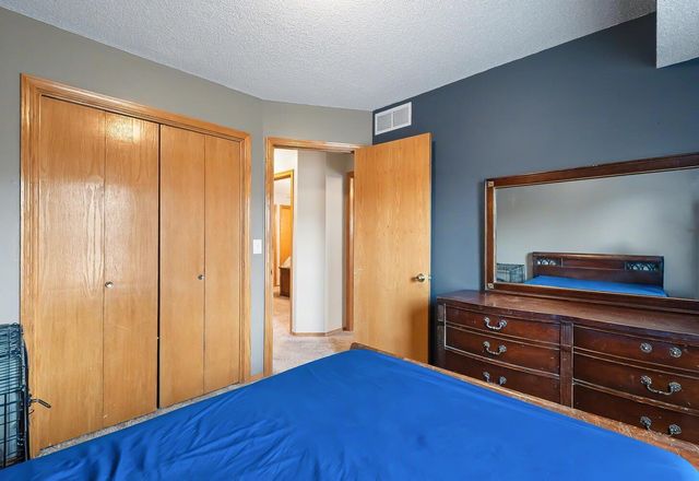 2325 S Leecrest St, Wichita, KS 67209