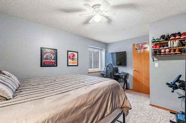 2325 S Leecrest St, Wichita, KS 67209