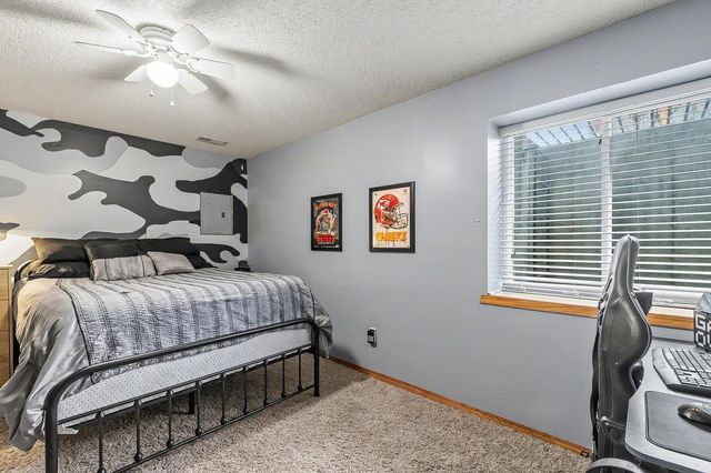 2325 S Leecrest St, Wichita, KS 67209