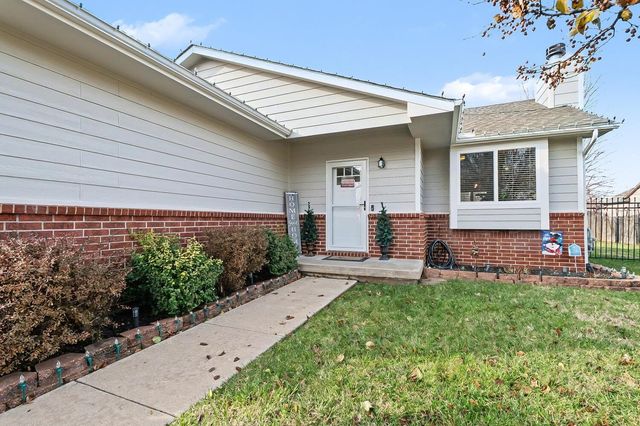 2325 S Leecrest St, Wichita, KS 67209