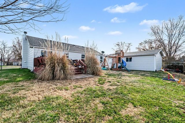 2325 S Leecrest St, Wichita, KS 67209