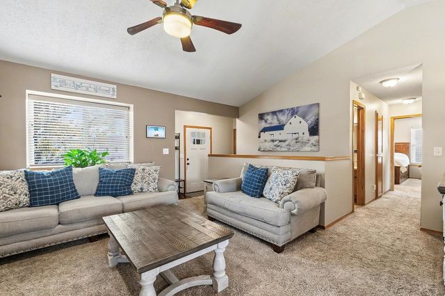 2325 S Leecrest St, Wichita, KS 67209