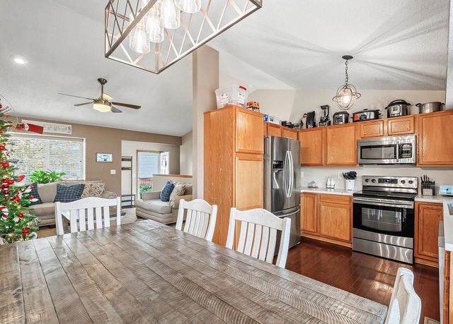 2325 S Leecrest St, Wichita, KS 67209