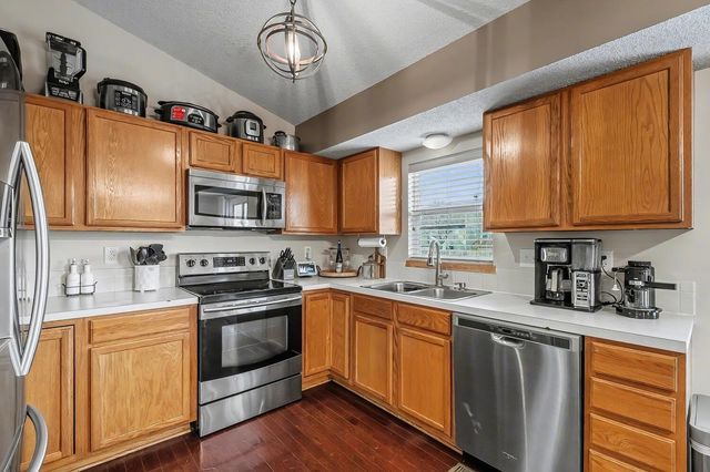 2325 S Leecrest St, Wichita, KS 67209