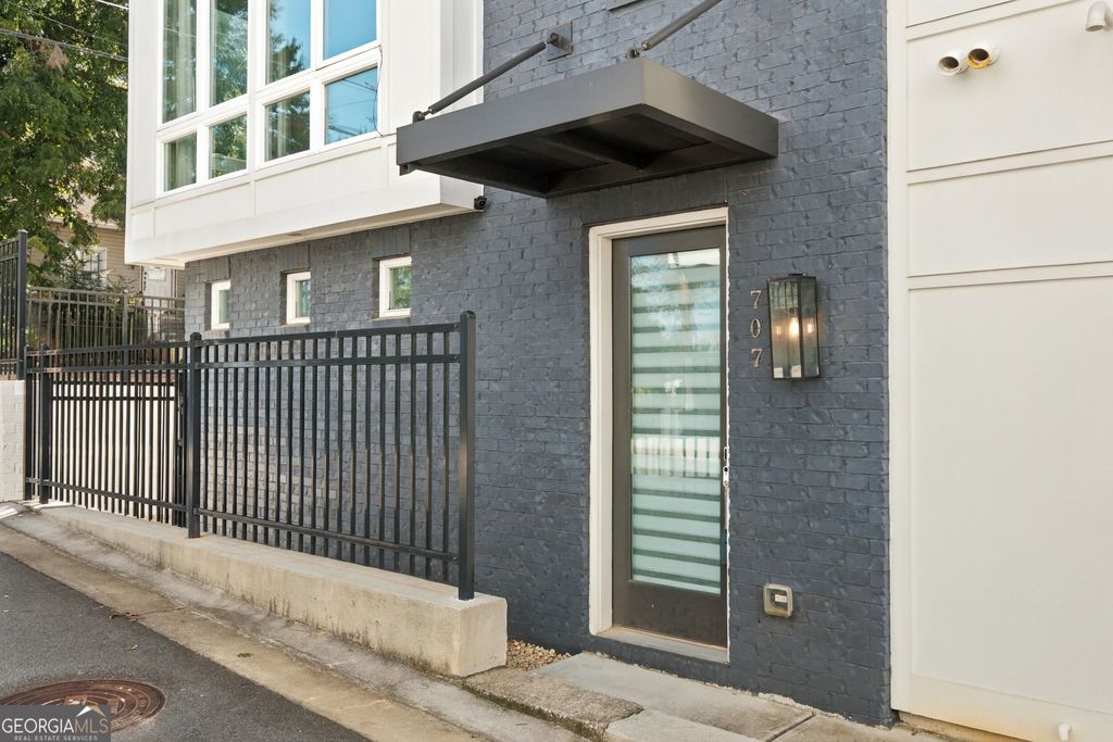 707 Banton Drive NW, Atlanta, GA 30318 — photo 3