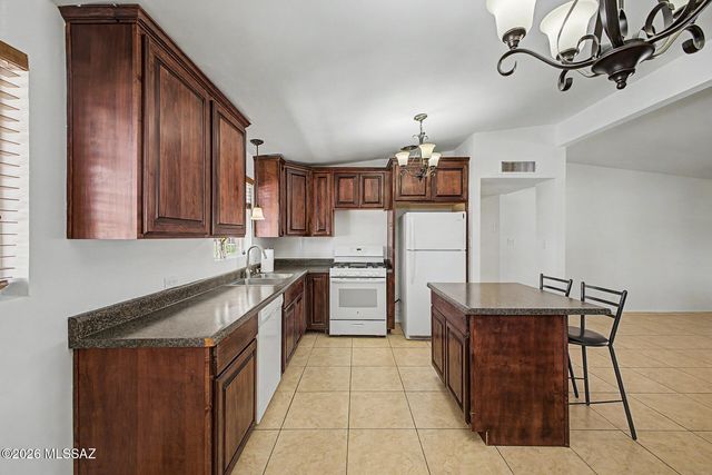 5601 E 13th Street, Tucson, AZ 85711
