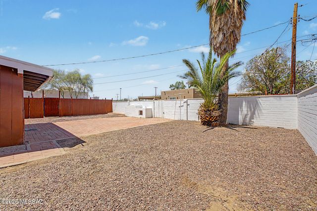 5601 E 13th Street, Tucson, AZ 85711