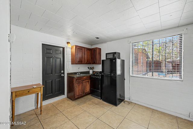 5601 E 13th Street, Tucson, AZ 85711