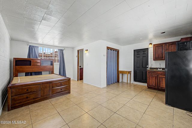 5601 E 13th Street, Tucson, AZ 85711