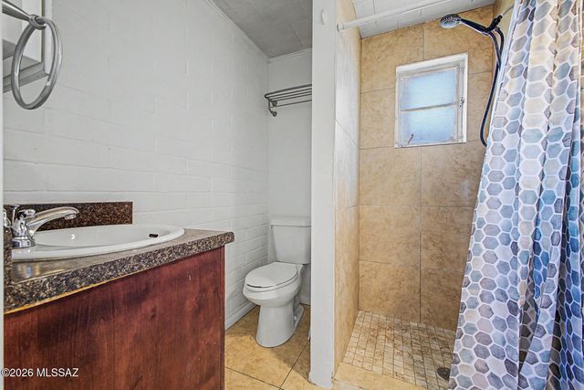 5601 E 13th Street, Tucson, AZ 85711