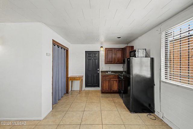 5601 E 13th Street, Tucson, AZ 85711