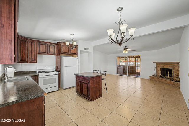 5601 E 13th Street, Tucson, AZ 85711