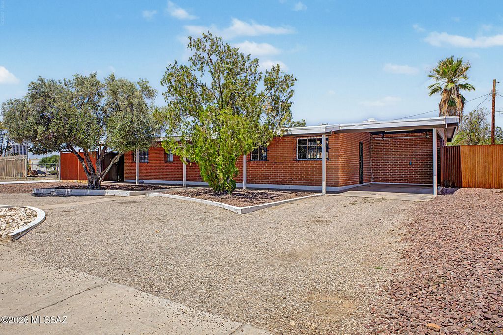 5601 E 13th Street, Tucson, AZ 85711