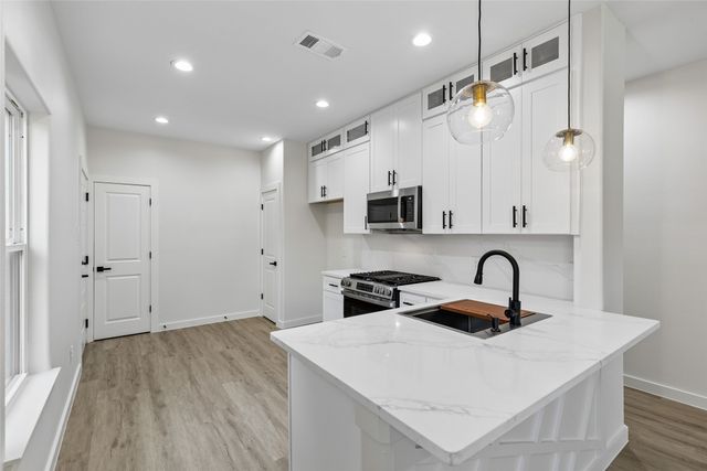 3324 Navaro Street, Dallas, TX 75212