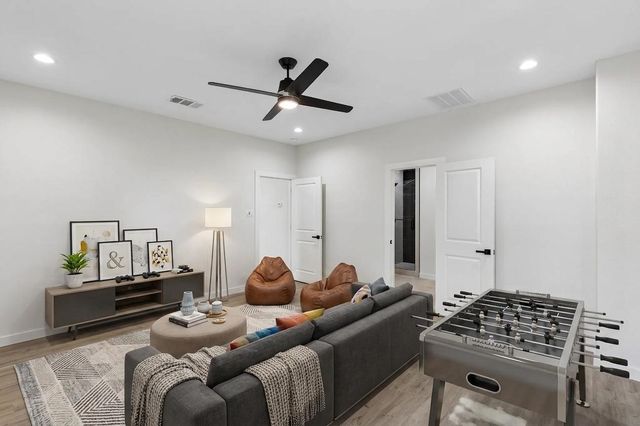 3324 Navaro Street, Dallas, TX 75212