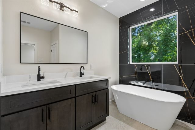 3324 Navaro Street, Dallas, TX 75212
