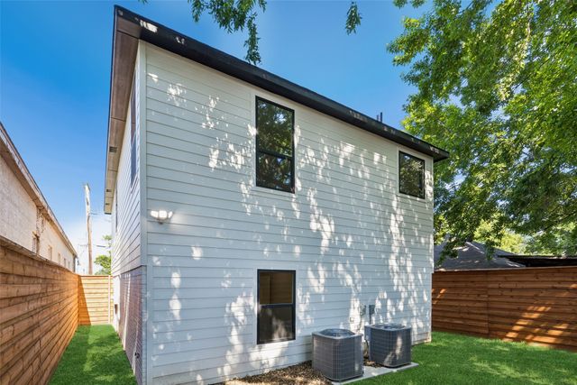 3324 Navaro Street, Dallas, TX 75212