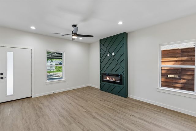 3324 Navaro Street, Dallas, TX 75212