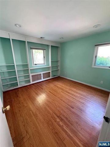 768 Dearborn Street, Teaneck, NJ 07666