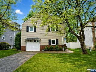 768 Dearborn Street, Teaneck, NJ 07666