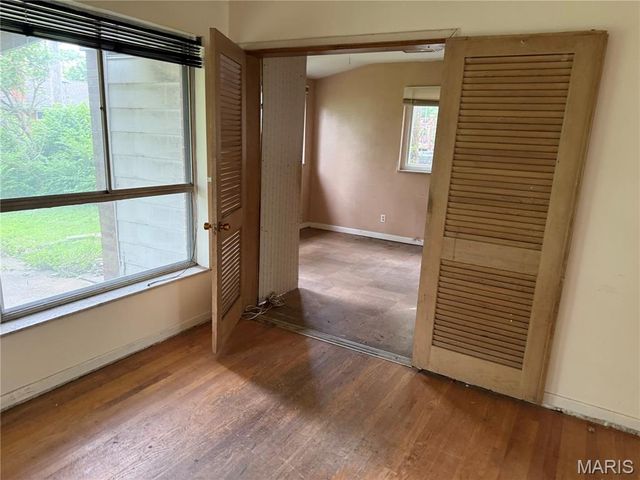 1003 Chartres Avenue, University City, MO 63132