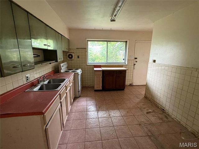 1003 Chartres Avenue, University City, MO 63132