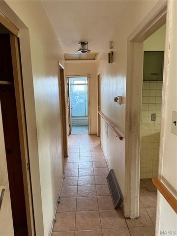 1003 Chartres Avenue, University City, MO 63132