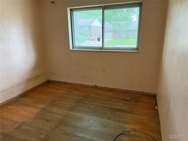 1003 Chartres Avenue, University City, MO 63132