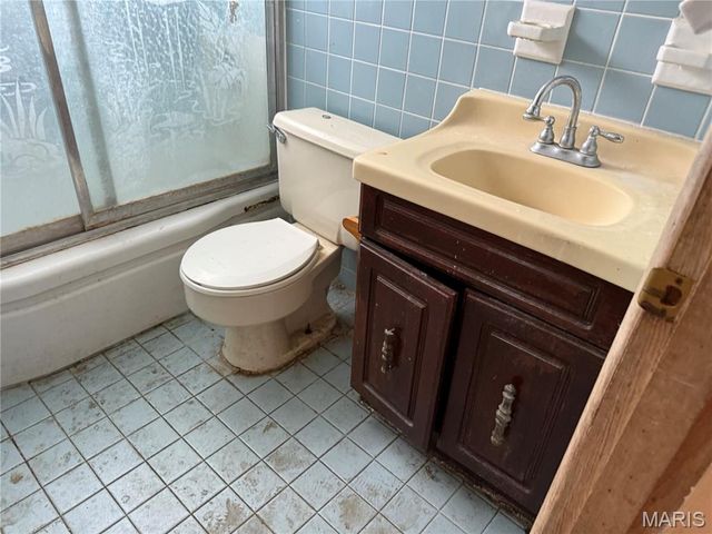 1003 Chartres Avenue, University City, MO 63132